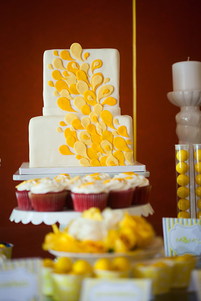 white and yellow cake